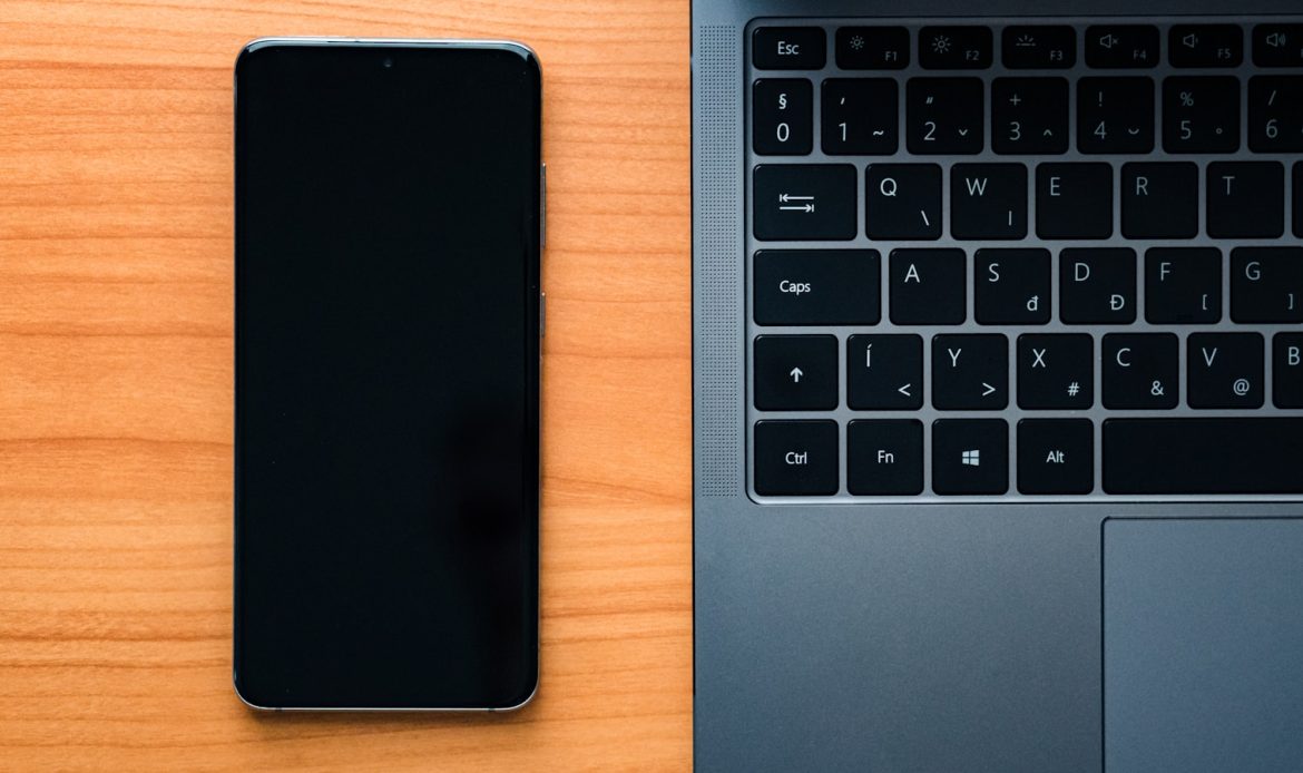 Photo by dlxmedia.hu a close up of a keyboard